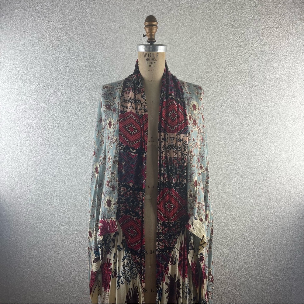 Umgee l S/M Vanilla Blossoms Floral Mixed Print Asymmetrical Hem Kimono Duster